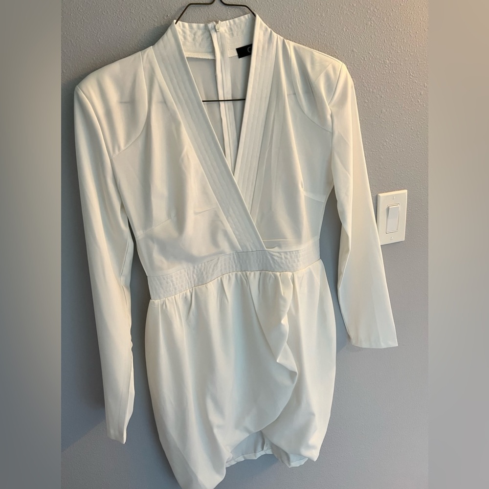 White dress. cBR. Never been worn. Brand new.